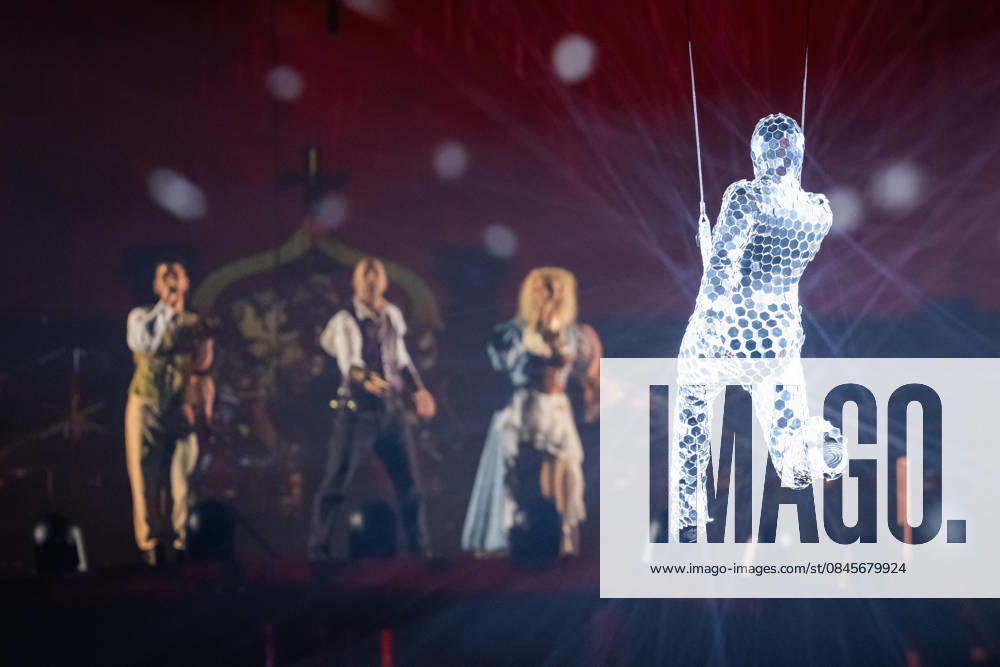 DJ BoBo, Europa Park Arena, The Great Adventure, concert, January 15, Europa Park Rust, Eurodance, live show, spectacular stage, lighting effects, dancers, choreography, hits, fans, sold out, tour start, multimedia show, VR experience,
