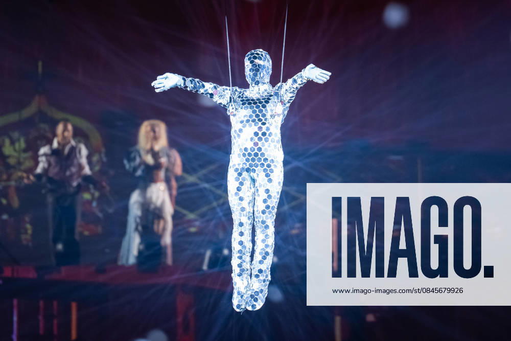 DJ BoBo, Europa Park Arena, The Great Adventure, concert, January 15, Europa Park Rust, Eurodance, live show, spectacular stage, lighting effects, dancers, choreography, hits, fans, sold out, tour start, multimedia show, VR experience,