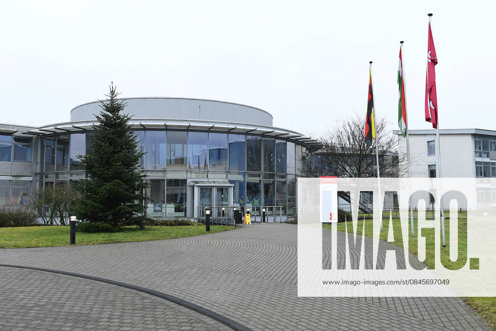Everllence SE Plant Oberhausen on 14 01 2026 in Oberhausen Everllence SE Societas Europaea , until 3 June 2025 MAN Energy Solutions SE, based in Augsburg, is a supplier of large diesel engines and turbomachinery for maritime and stationary applications The compan xRx