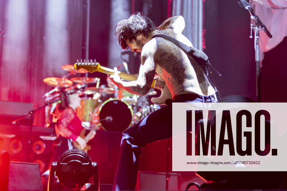 Biffy Clyro perform at Co-Op Live Simon Neil of Biffy Clyro performs at Co-Op Live, Manchester, England, 17th January 2026, Credit:Mike Gray Avalon