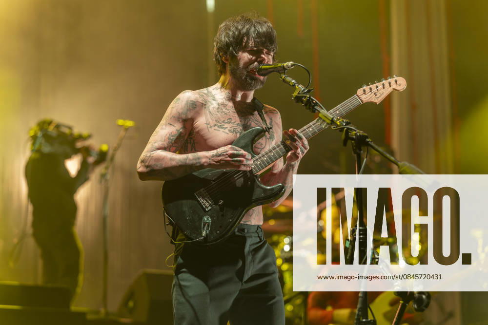 Biffy Clyro perform at Co-Op Live Simon Neil of Biffy Clyro performs at Co-Op Live, Manchester, England, 17th January 2026, Credit:Mike Gray Avalon