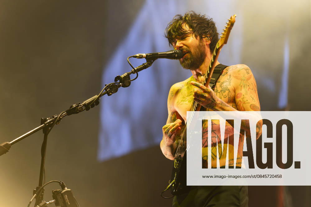 Biffy Clyro perform at Co-Op Live Simon Neil of Biffy Clyro performs at Co-Op Live, Manchester, England, 17th January 2026, Credit:Mike Gray Avalon