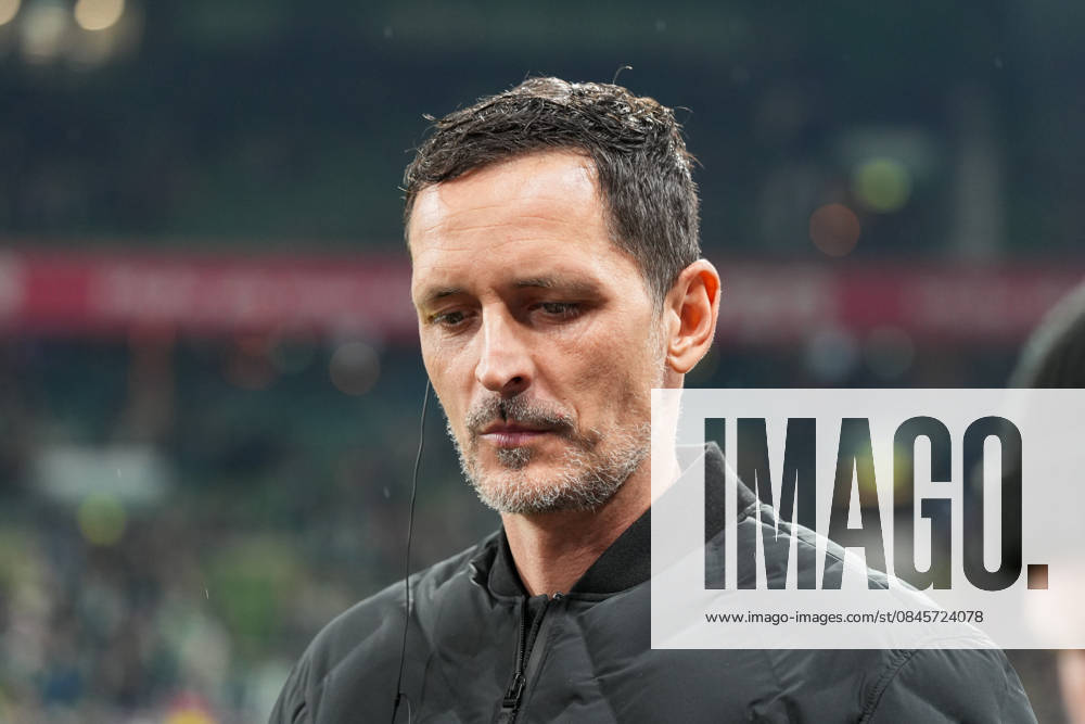 Germany Soccer Bundesliga, Season 2025 26, Matchday 18 SV Werder Bremen vs Eintracht Frankfurt, 16 01 2026, Weserstadion Bremen Dino Toppmöller Eintracht Frankfurt, head coach without emotions in an interview before the match, close-up, portrait