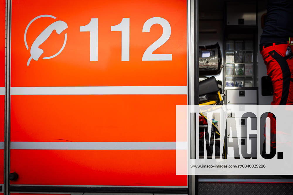Symbolic image of an ambulance Looking into an a