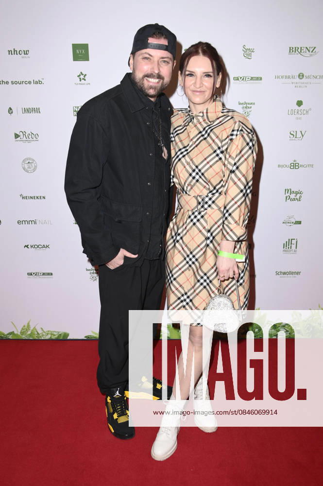 Felix von Jascheroff with wife Alexandra Sophie Winterberg at the 8 jungle party for the start of the RTL show Ich bin ein Star Holt mich hier raus at the Hotel JW Marriott Berlin, 23 01 2026 Foto:xN.xKubelkax xFuturexImagex dschungelparty_6150