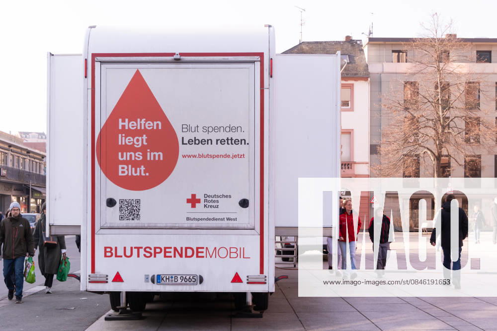 Vehicle set up to Blood donation in the City centre from Mainz 1103504283