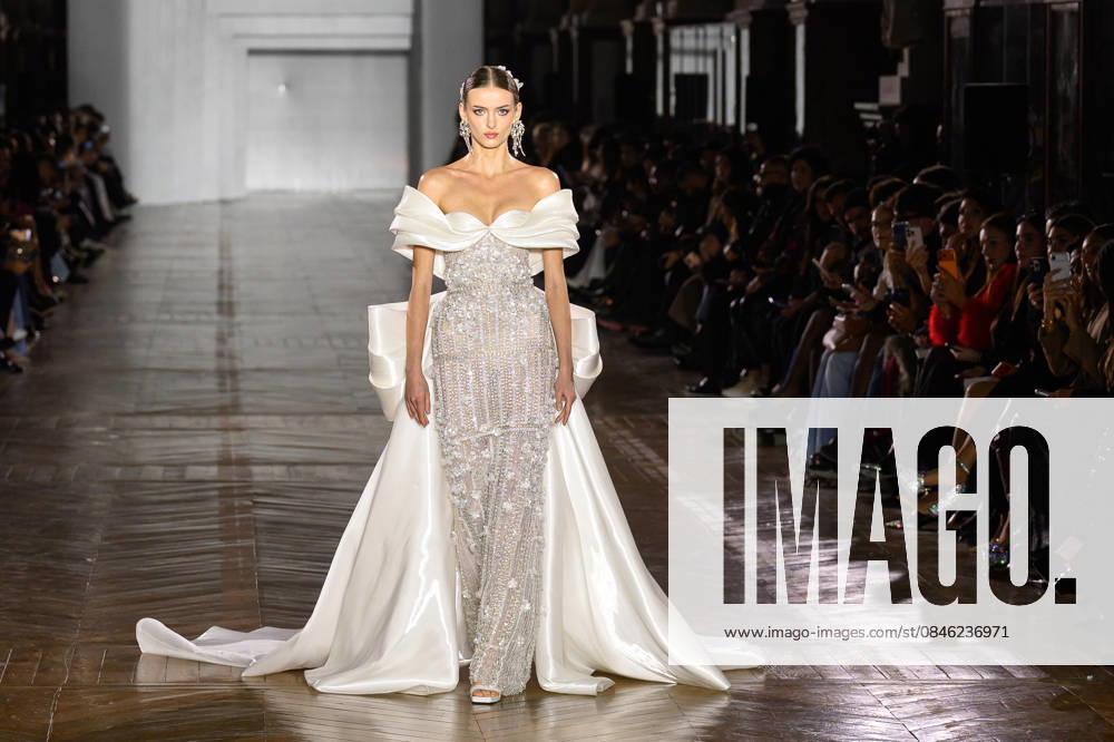 PFW - Tony Ward Runway Models walk the runway during the Tony Ward Haute Couture Week Spring Summer 2026 show as part of Paris Fashion Week on January 26, 2026 in Paris, France. Photo by Laurent Zabulon ABACAPRESS.COM Paris France