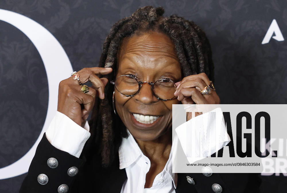 Whoopi Goldberg arrives on the red carpet at the Solo Mio New York premiere at Regal Times Square on Tuesday, January 27, 2026 in New York City. NYP20260127106 JOHNxANGELILLO