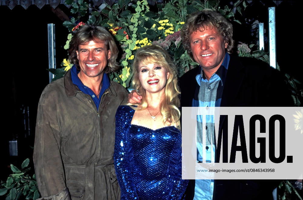 ARCHIVE Hansi Hinterseer Actor and singer Hansi Hinterseer with Bernhard Brink and Audrey Landers on the occasion of the ARD TV show Musikantenstadl , 1997 ARCHIVE PICTURE, date estimated 20260116JWM0292