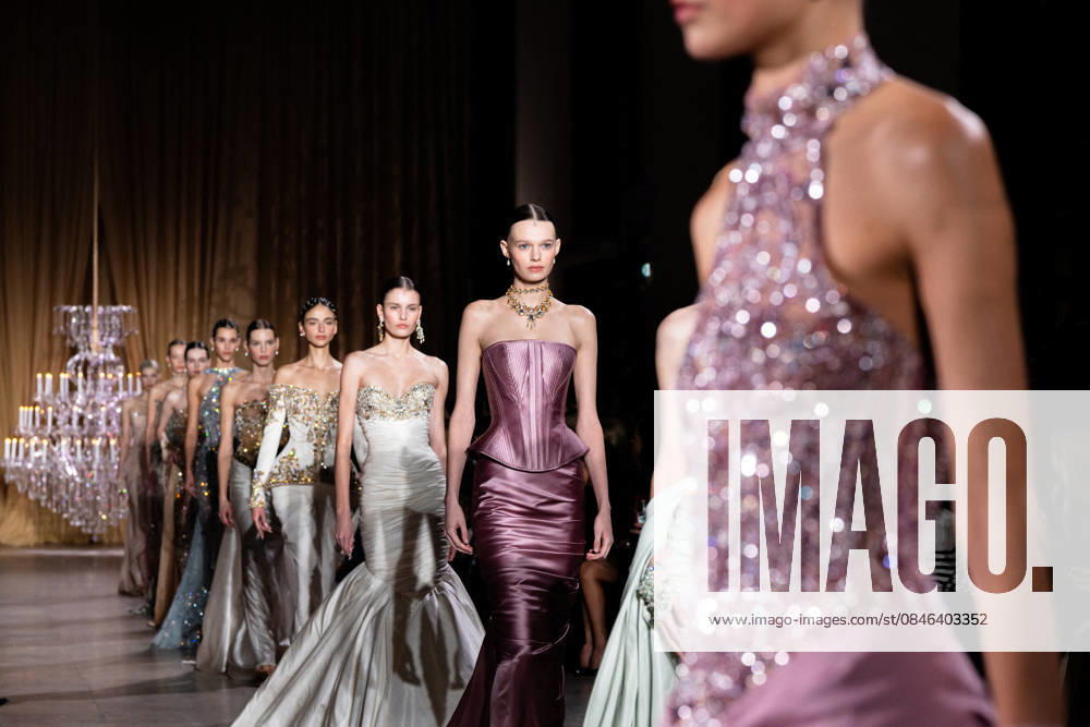 PFW - Zuhair Murad Runway Model walks the runway during the Zuhair Murad Haute Couture Spring Summer show as part of Paris Fashion Week on January 28, 2026 in Paris, France. Photo by Jana Call me J ABACAPRESS.COM Paris Ile de France France