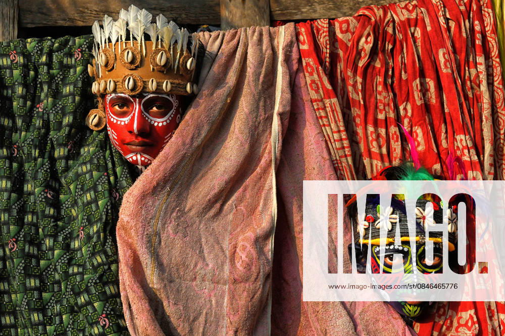 Tribal Face Painting in Canning, India - 28 Jan 2026 Young children pose with their faces painted during the event. For generations Bahurupi artists from West Bengal have been practicing in the art of face painting. Using their painting techniques they can easily metamorphose into different characters during a performance, which often represents tribal myths. These traditional artists scrape a living from their performances, relying on the generosity of audiences for their income. Canning India