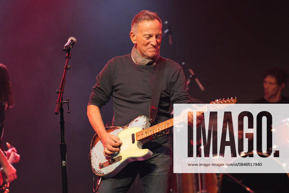 Rock icon Bruce Springsteen performs on stage as part of a rock star-filled concert in protest of federal agents in Minnesota at First Avenue in downtown Minneapolis on Friday, Jan. 30, 2026. - ZUMAm67_ 20260130_zaf_m67_009