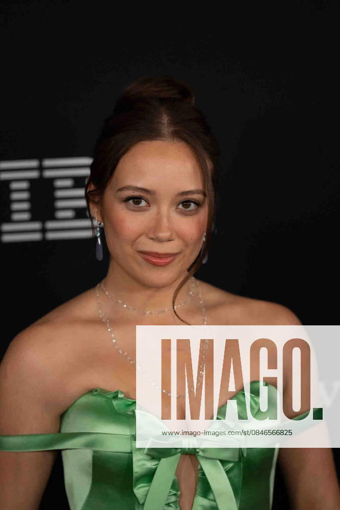 Laufey arrives on the red carpet of the Pre-Grammy Gala at the The Beverly Hilton hotel in Beverly Hills California on Jan. 31, 2026. Beverly Hills United States - ZUMAt169 20260131_zep_t169_066