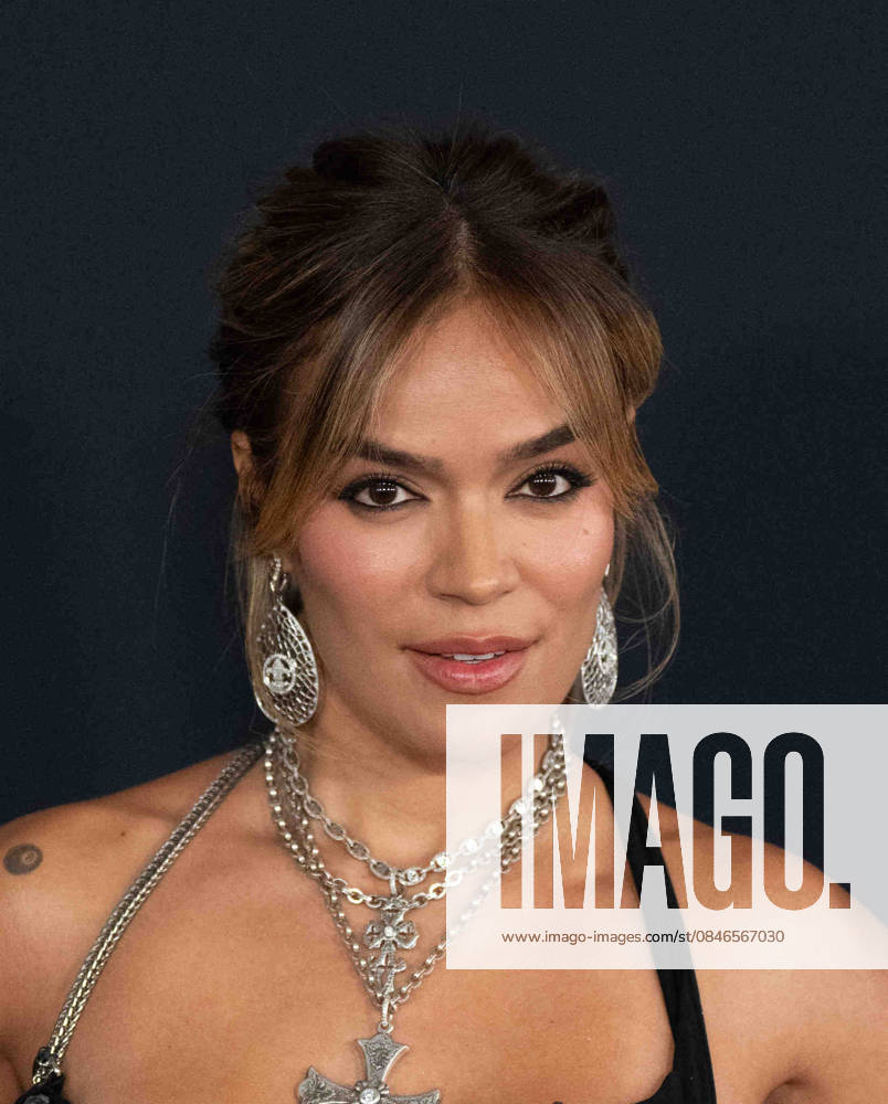 Karol G arrives on the red carpet of the Pre-Grammy Gala at the The Beverly Hilton hotel in Beverly Hills California on Jan. 31, 2026. Beverly Hills United States - ZUMAt169 20260131_zep_t169_103