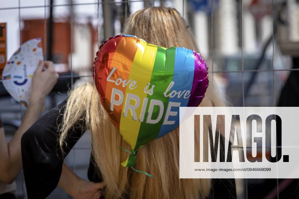 Sofia, Bulgarien 22. Juni 2024: Die Sofia Pride Veranstaltung zur Unterstützung der LGBT Rechte von Lesben, Schwulen, Transgendern und Bisexuellen findet zum 17. Mal in Sofia statt Sofia, Bulgaria - June 22, 2024: The Sofia Pride event in support of LGBT rights lesbian, gay, transgender and bisexual is being held in Sofia for the 17th time