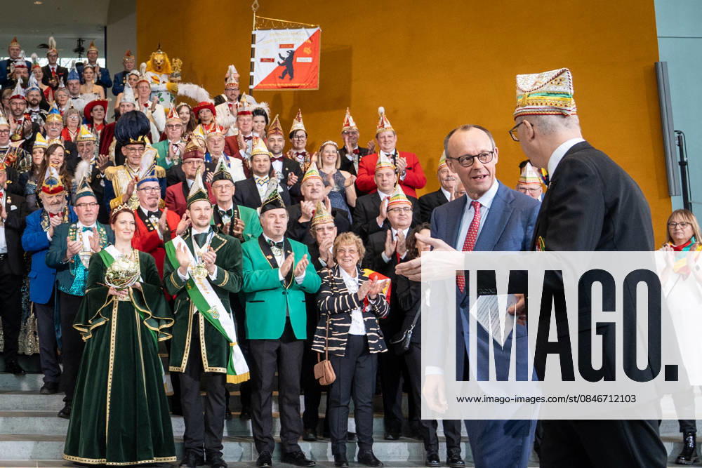 Federal Chancellor Friedrich Merz together with Klaus Ludwig Fess, President of the Bund Deutscher Karneval e V BDK Reception of carnivalists from all over Germany by the Federal Chancellor at the Federal Chancellery in Berlin, Berlin Berlin Germany Federal Chancellery