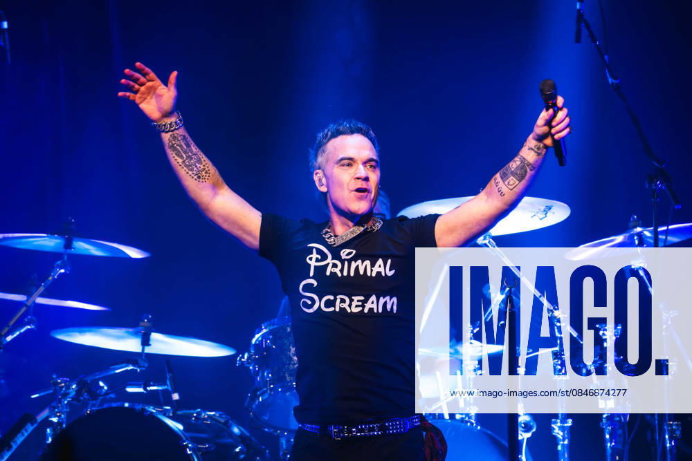 #2 Robbie Williams performing at Barrowlands in Glasgow on 04 February 2026. Robbie Williams performing at Barrowlands in Glasgow on 04 February 2026 as part of his Long 90s tour performing ˜Life Thru a Lens and new album ˜Britpop in full. Robbie Williams is a British singer and songwriter best known for solo singles ˜Angels and ˜Feel and as a member of the pop group Take That., Credit:Adam Hampton-Matthews Avalon