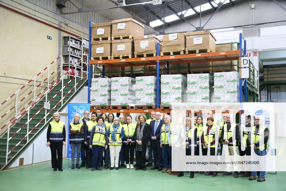 Queen Sofia of Spain visits Bizkaia Food Bankining on February 10, 2026 in Basauri, Spain Basauri Spain - ZUMAg15_ 20260210_zaf_g15_068