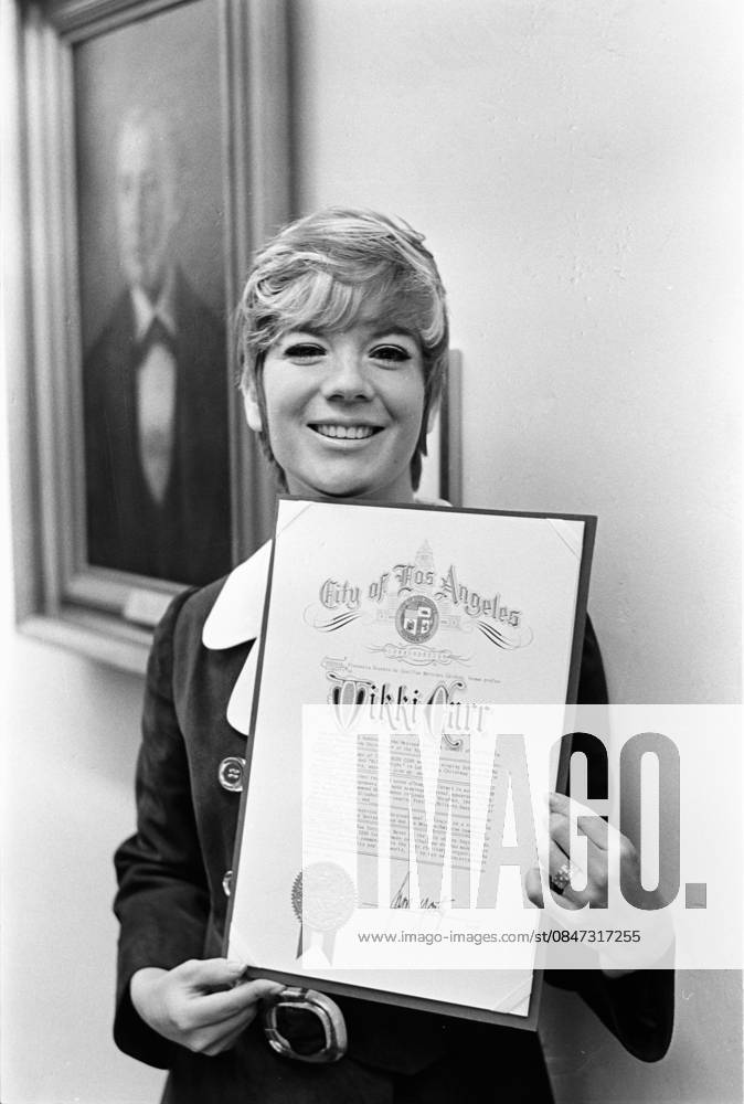 Vikki Carr 1968
