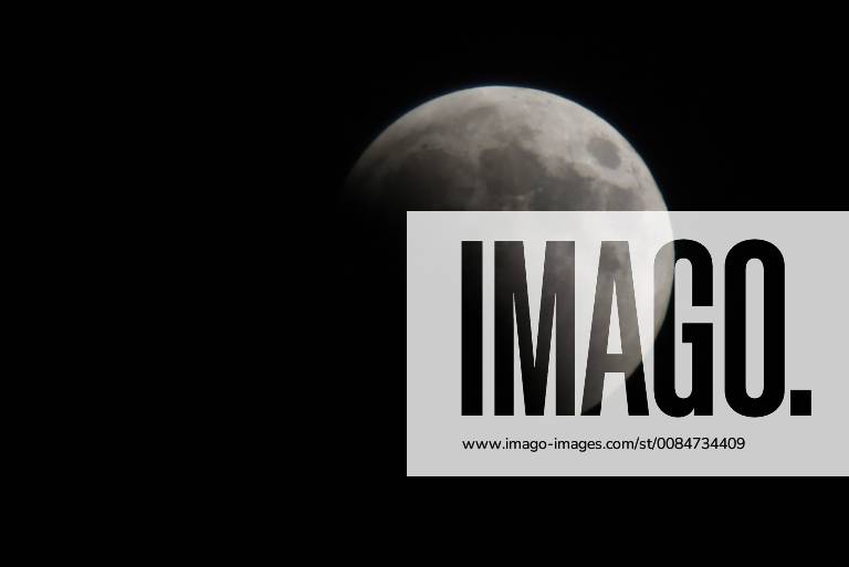 The moon is seen during a total lunar eclipse in Palestinian territories in Gaza strip, July 27, 2018. Sky watchers around much of the world are looking forward to a complete lunar eclipse that will be the longest this century. GAZ2018072724 ISMAELxMOHAMAD