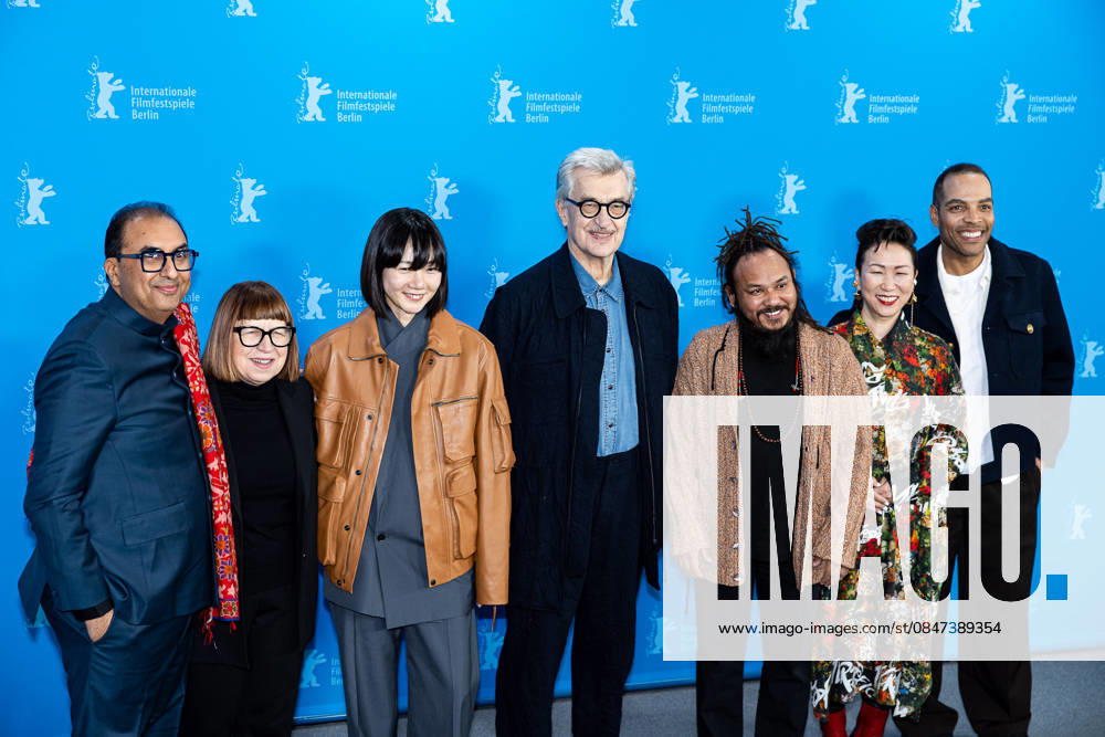 Berlin Berlinale, 76 Berlin International Film Festival 2026 v L Shivendra Singh Dungarpur, Ewa Puszcyriska, Bae Doona, Wim Wenders, Min Bahadur, Hikari, Reinaldo Marcus Green Photo Call International Jury Berlinale, 76 Berlin International Film Festival 2026 Press Photo Roger Buerke
