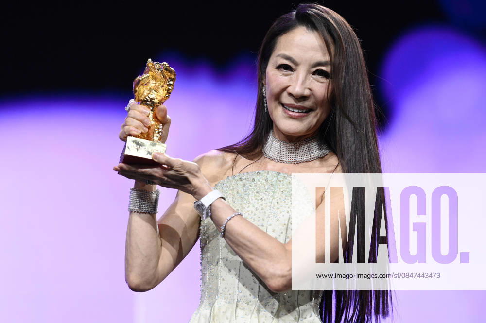 Michelle Yeoh at the presentation of the Honorary Golden Bear for Lifetime Achievement during the Opening Ceremony of the Berlinale 2026 76 Berlin International Film Festival at the Berlinale Palast Berlin, 12 02 2026 Foto:xN.xKubelkax xFuturexImagex ehrenbaer_6209