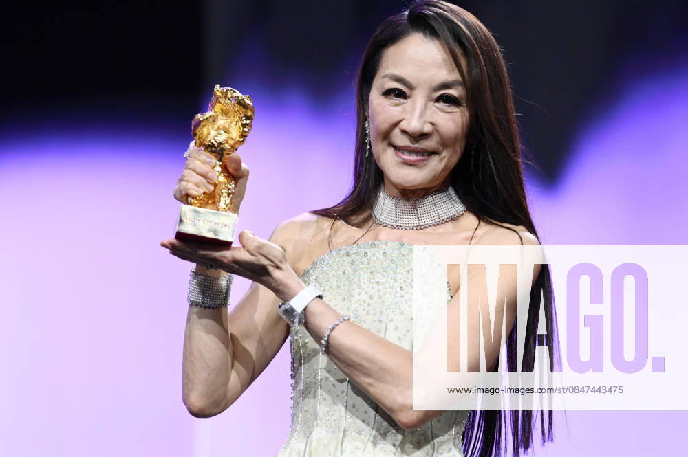 Michelle Yeoh at the presentation of the Honorary Golden Bear for Lifetime Achievement during the Opening Ceremony of the Berlinale 2026 76 Berlin International Film Festival at the Berlinale Palast Berlin, 12 02 2026 Foto:xN.xKubelkax xFuturexImagex ehrenbaer_6211