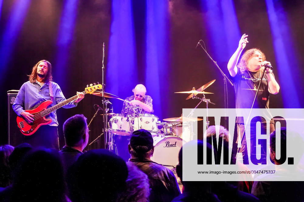 Purpendicular with drummer Ian Paice, singer and band founder Robby Thomas Walsh, bassist Nick Fyfe Rüsselsheim 12 02 2026 Concert by Purpendicular with drumming legend Ian Paice from Deep Purple