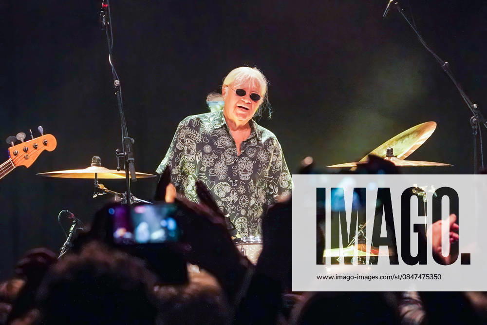 Purpendicular with drummer Ian Paice founding member Deep Purple Rüsselsheim 12 02 2026 Concert by Purpendicular with drumming legend Ian Paice from Deep Purple