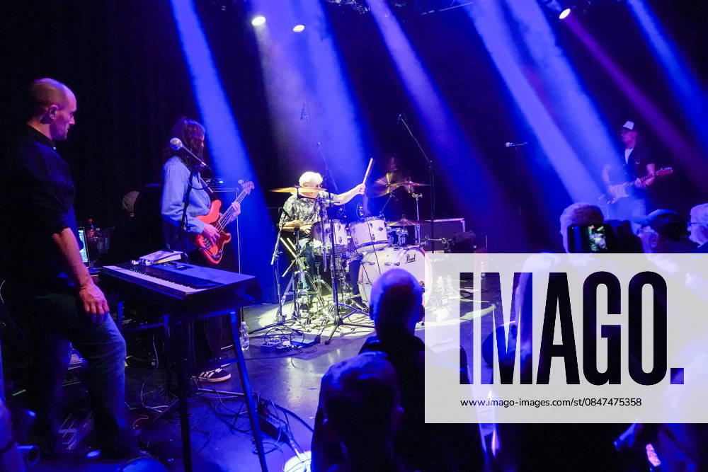 Purpendicular with drummer Ian Paice, singer and band founder Robby Thomas Walsh, guitarist Murray Gould, bassist Nick Fyfe and keyboardist Alessandro Debiaggi Rüsselsheim 12 02 2026 Concert by Purpendicular with drumming legend Ian Paice from Deep Purple