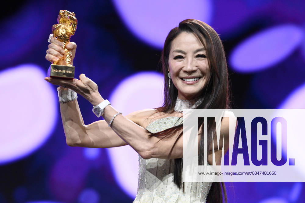 Michelle Yeoh at the presentation of the Honorary Golden Bear for Lifetime Achievement during the Opening Ceremony of the Berlinale 2026 76 Berlin International Film Festival at the Berlinale Palast Berlin, 12 02 2026 Foto:xN.xKubelkax xFuturexImagex ehrenbaer_6248