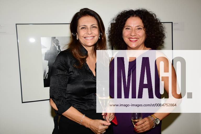 Adriana Mateo grafin Exhibitor at Jazz Katarina Ehmki Artistic Director Muenchen23 07 18 Exhibition at the Atrium Bayerischer Hof Jazz Summer Eroeffnung Jazz