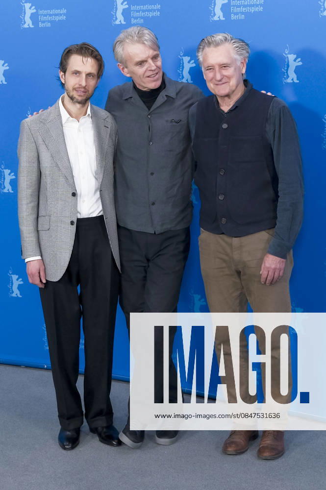 Anders Danielsen Lie, Grant Gee and Bill Pullman at the photocall for the feature film Everybody Digs Bill Evans at the Berlinale 2026 76 Berlin International Film Festival at the Hotel Grand Hyatt Berlin, 13 02 2026 Foto:xJ.xEdwardsx xFuturexImagex evans_6201