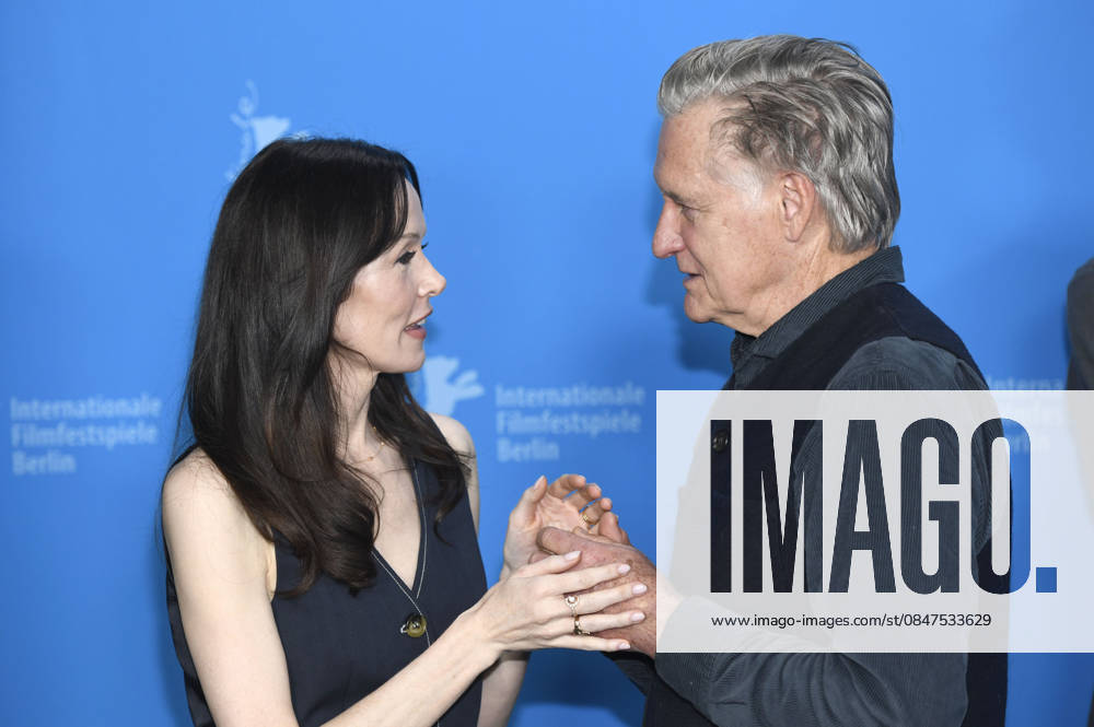 Valene Kane and Bill Pullman at the photocall for the feature film Everybody Digs Bill Evans at the Berlinale 2026 76 Berlin International Film Festival at the Hotel Grand Hyatt Berlin, 13 02 2026 Foto:xC.xNiehausx xFuturexImagex evans_6230