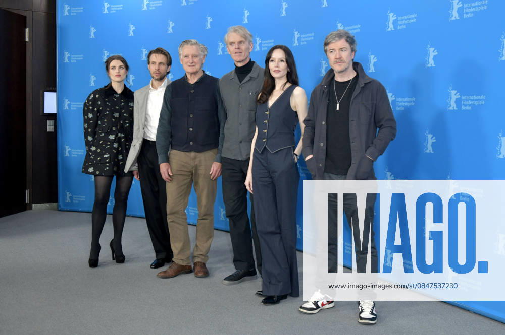 Katie McGrath, Anders Danielsen Lie, Bill Pullman, Grant Gee, Valene Kane and Barry Ward at the photocall for the feature film Everybody Digs Bill Evans at the Berlinale 2026 76 Berlin International Film Festival at the Hotel Grand Hyatt Berlin, 13 02 2026 Foto:xM.xBehrensx xFuturexImagex evans_6256