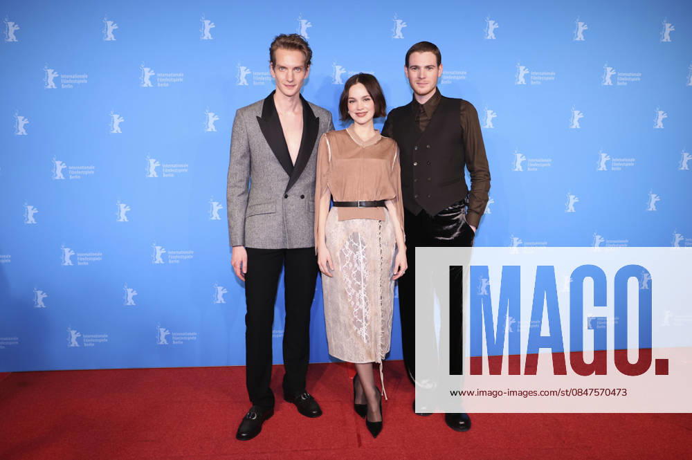 Paul Boche, Emilia Schüle andPhilip Froissant at the photocall for the feature film The Homeless Trial of Hein at the Berlinale 2026 76 Berlin International Film Festival at the Hotel Grand Hyatt Berlin, 13 02 2026 Foto:xD.xBedrosianx xFuturexImagex heimatlose_6209