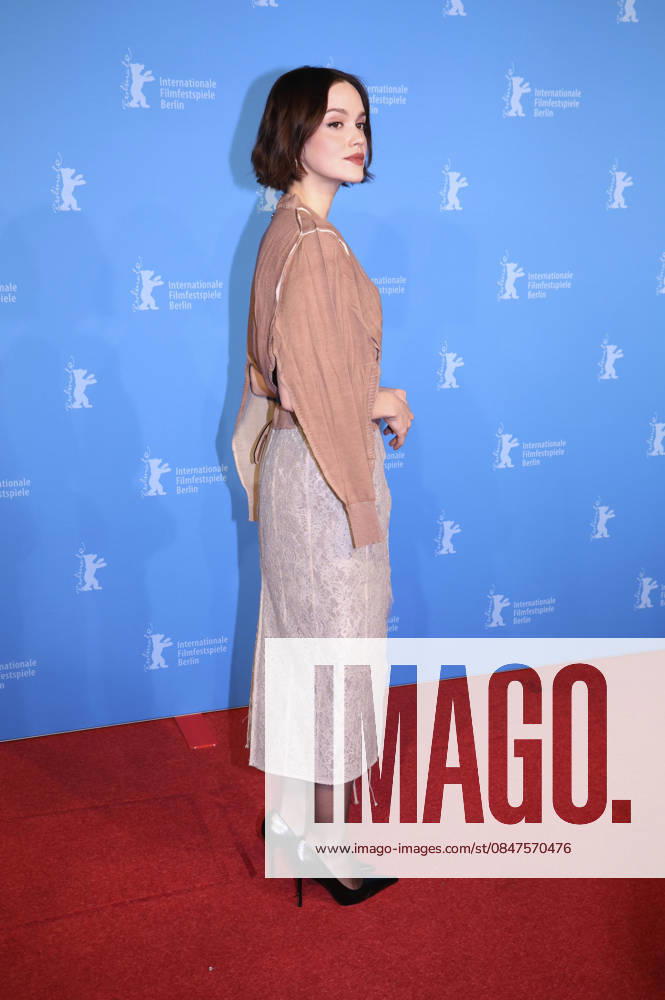 Emilia Schüle at the photocall for the feature film The Homeless Trial of Hein at the Berlinale 2026 76 Berlin International Film Festival at the Hotel Grand Hyatt Berlin, 13 02 2026 Foto:xD.xBedrosianx xFuturexImagex heimatlose_6212