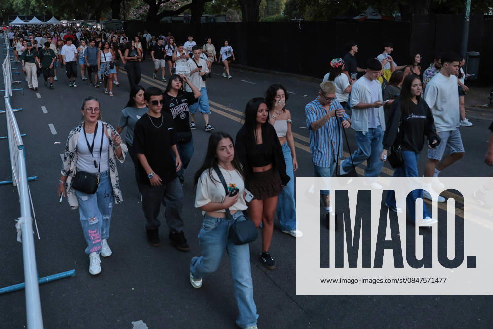 Bad Bunny performs first Buenos Aires concert of world tour BUENOS AIRES, ARGENTINA - FEBRUARY 13: Fans of Puerto Rican artist Bad Bunny gather from the early hours of Friday to secure their spots outside the concert venue in Buenos Aires, Argentina, on February 13, 2026. The performance is part of his global DEBI TIRAR MAS FOTOS tour, which has sparked massive anticipation among Argentine fans. Luciano Gonzalez Anadolu Buenos Aires Argentina. Editorial use only. Please get in touch for any other usage.
