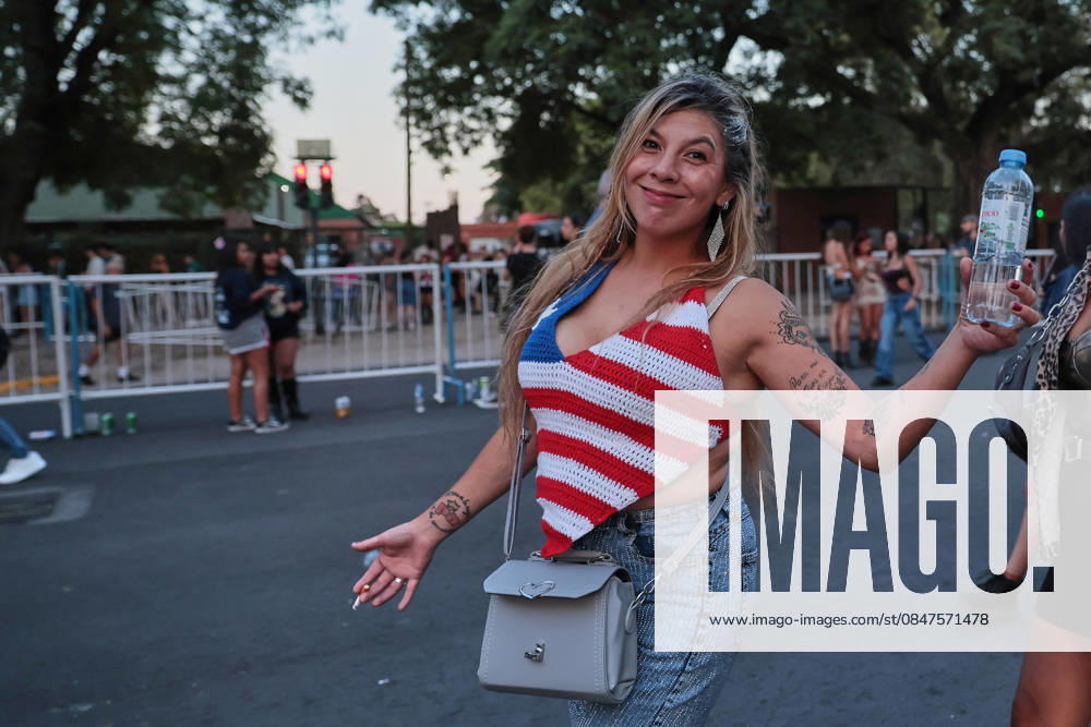 Bad Bunny performs first Buenos Aires concert of world tour BUENOS AIRES, ARGENTINA - FEBRUARY 13: Fans of Puerto Rican artist Bad Bunny gather from the early hours of Friday to secure their spots outside the concert venue in Buenos Aires, Argentina, on February 13, 2026. The performance is part of his global DEBI TIRAR MAS FOTOS tour, which has sparked massive anticipation among Argentine fans. Luciano Gonzalez Anadolu Buenos Aires Argentina. Editorial use only. Please get in touch for any other usage.