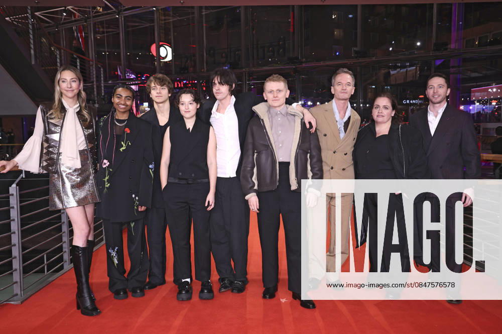Este Haim, Jasmine Elcock, Conrad Khan, Bella Ramsey, Earl Cave, George Jaques, Neil Patrick Harris, Jessica Gunning and Ken Petrie at the photocall for the feature film Sunny Dancer at the Berlinale 2026 76 Berlin International Film Festival on the Red Carpet of the Berlinale Palast Berlin, 13 02 2026 Foto:xD.xBedrosianx xFuturexImagex sunny_6234