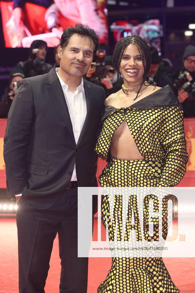 Michael Pena and Zazie Beetz at the photocall for the feature film Good Luck, Have Fun, Don t Die at the Berlinale 2026 76 Berlin International Film Festival on the Red Carpet of the Berlinale Palast Berlin, 13 02 2026 Foto:xC.xNiehausx xFuturexImagex fun_6240