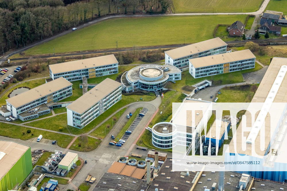 Aerial view, Everllence SE site formerly MAN Energy Solutions , engines and machinery, Sterkrade Mitte, Oberhausen, Ruhr area, North Rhine-Westphalia, Germany, north of the Emscher River ATTENTIONxMINDESTHONORARx60xEURO