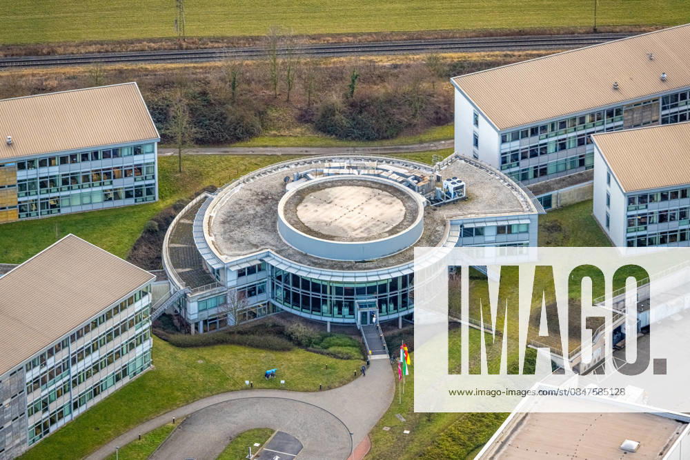 Aerial view, Everllence SE site formerly MAN Energy Solutions , engines and machinery, Sterkrade Mitte, Oberhausen, Ruhr area, North Rhine-Westphalia, Germany, north of the Emscher River ATTENTIONxMINDESTHONORARx60xEURO