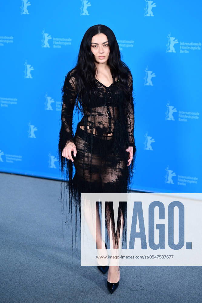 Charli xcx at the photocall of The Moment during the 76th Berlinale International Film Festival Berlin 2026 , February 14, 2026 Romain Doucelin Bestimage The The Moment photocall during the 76th Berlinale International Film Festival Berlin at Grand Hyatt Hotel on February 14, 2026 in Berlin, Germany Berlin Allemagne