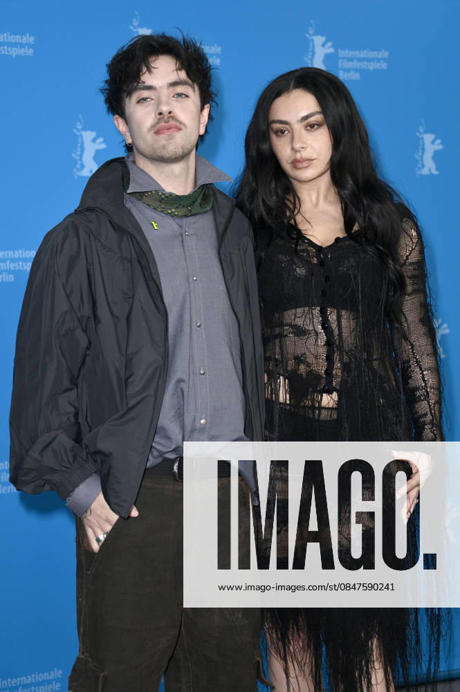 Aidan Zamiri and Charli xcx at the photocall for the movie The Moment at the Berlinale 2026 76 Berlin International Film Festival at the Hotel Grand Hyatt Berlin, 14 02 2026 Foto:xN.xKubelkax xFuturexImagex moment_6250