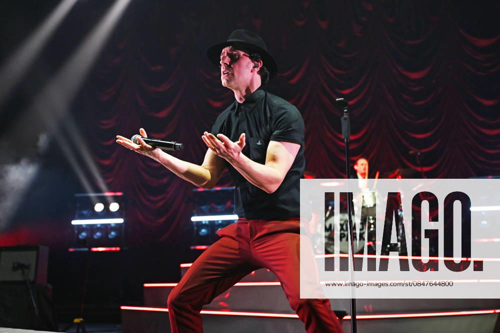 Maxïmo Park performing at Brixton Academy LONDON, ENGLAND - FEBRUARY 14: Paul Smith of ˜Maxïmo Park performing at Brixton Academy on February 14, 2026 in London, England. CAP MAR MAR Great Britain
