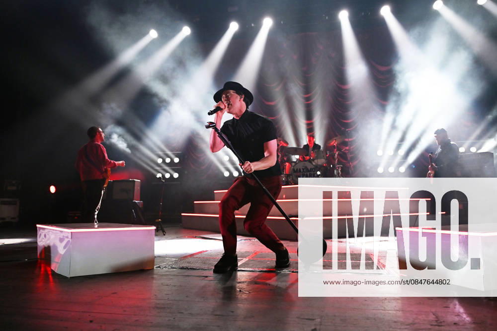 Maxïmo Park performing at Brixton Academy LONDON, ENGLAND - FEBRUARY 14: Paul Smith of ˜Maxïmo Park performing at Brixton Academy on February 14, 2026 in London, England. CAP MAR MAR Great Britain