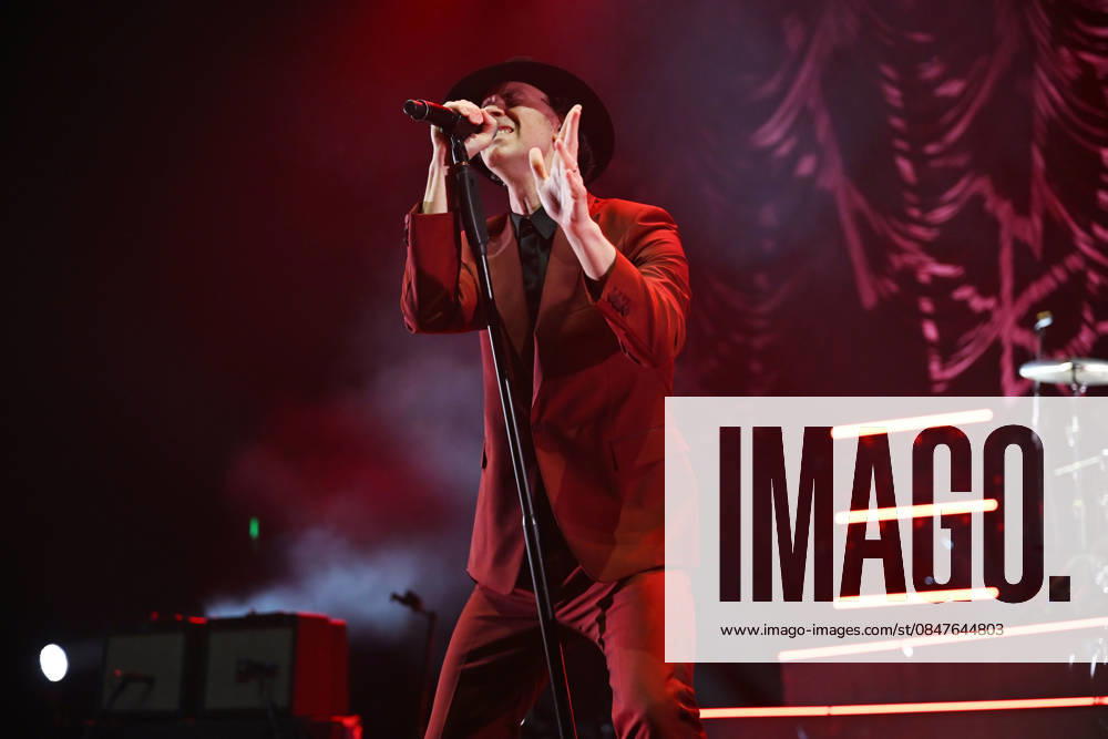 MaxÃ¯mo Park performing at Brixton Academy LONDON, ENGLAND - FEBRUARY 14: Paul Smith of ˜MaxÃ¯mo Park performing at Brixton Academy on February 14, 2026 in London, England. CAP MAR MAR Great Britain