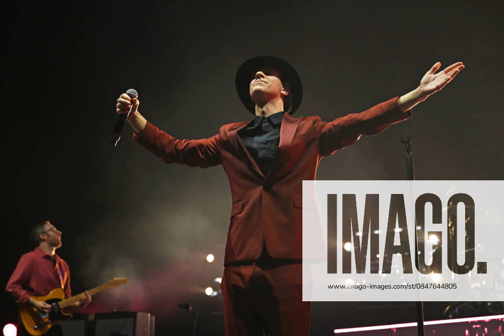 MaxÃ¯mo Park performing at Brixton Academy LONDON, ENGLAND - FEBRUARY 14: Paul Smith of ˜MaxÃ¯mo Park performing at Brixton Academy on February 14, 2026 in London, England. CAP MAR MAR Great Britain
