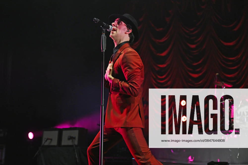 MaxÃ¯mo Park performing at Brixton Academy LONDON, ENGLAND - FEBRUARY 14: Paul Smith of ˜MaxÃ¯mo Park performing at Brixton Academy on February 14, 2026 in London, England. CAP MAR MAR Great Britain
